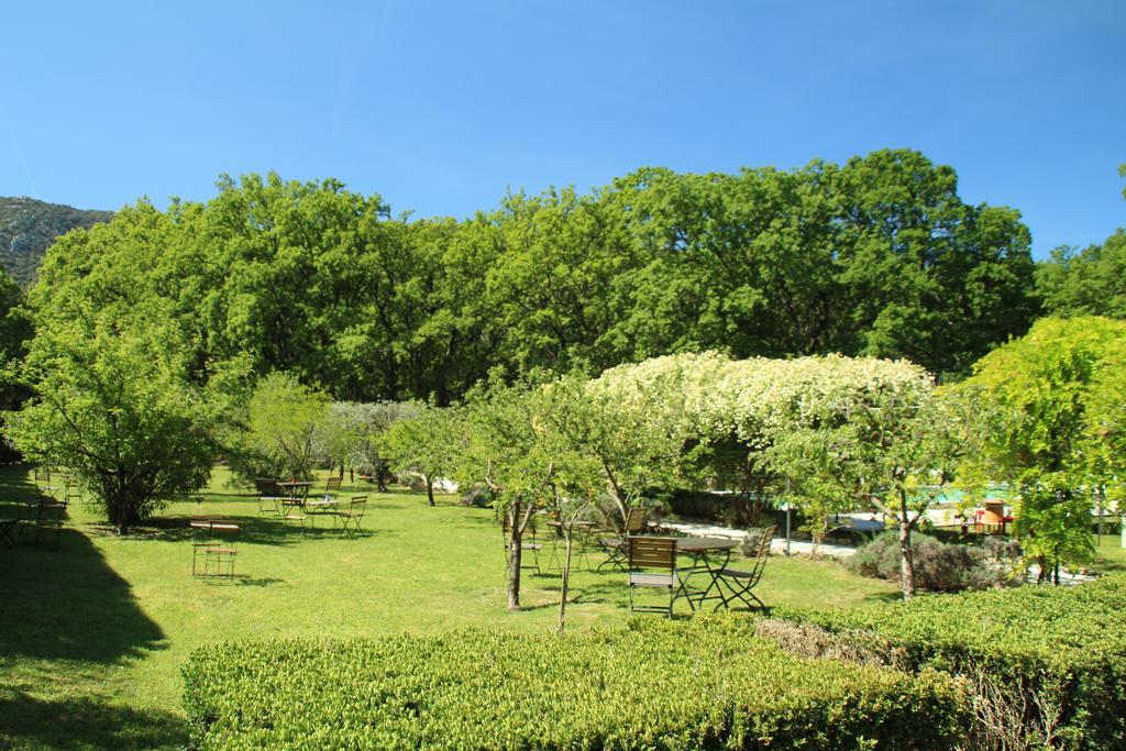 La Bastide Du Bois Breant Hotel Maubec  Bagian luar foto